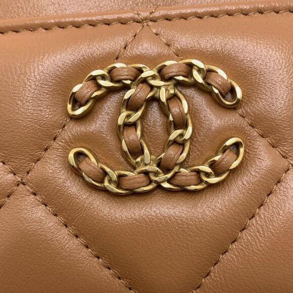 Authentic CHANEL 19 Flat Card Holder Caramel LambskinLeather GHW Brand New - Picture 4 of 11